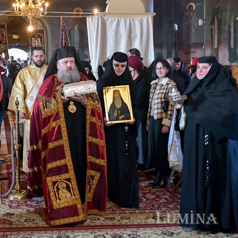 O nouă raclă pentru moaștele Sfântului Irodion de la Lainici, la Mănăstirea Pasărea 202701