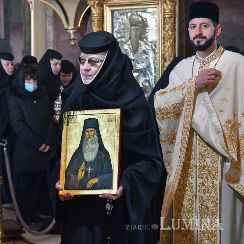 O nouă raclă pentru moaștele Sfântului Irodion de la Lainici, la Mănăstirea Pasărea 202702