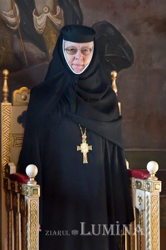 O nouă raclă pentru moaștele Sfântului Irodion de la Lainici, la Mănăstirea Pasărea 202714