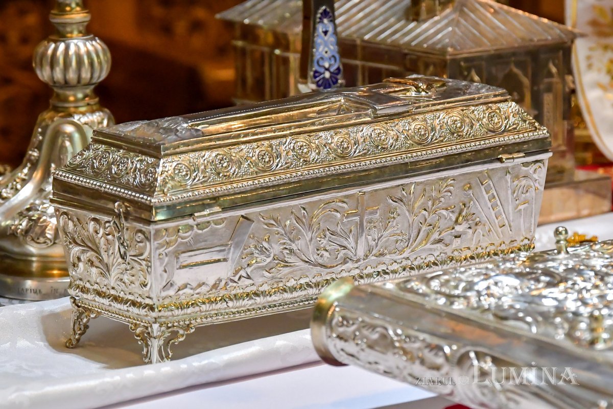 O nouă raclă pentru moaștele Sfântului Irodion de la Lainici, la Mănăstirea Pasărea 202722