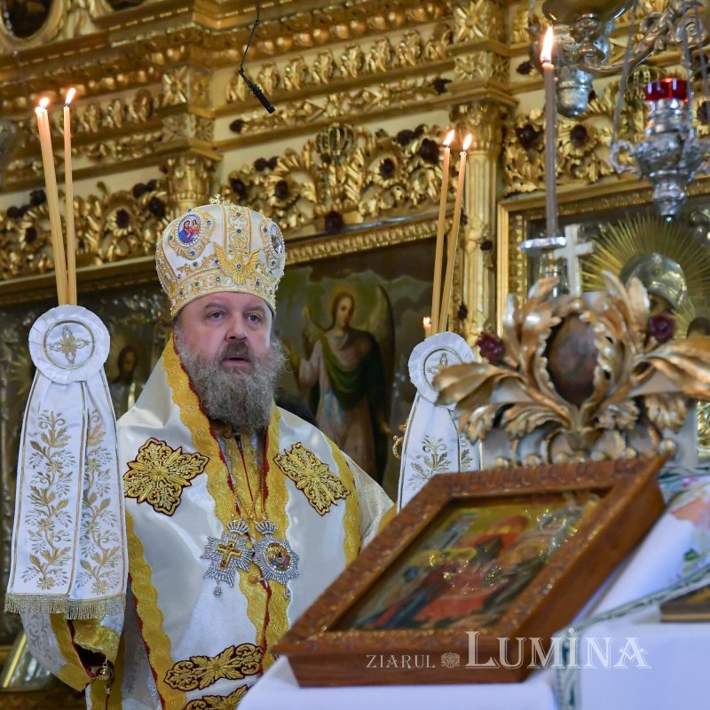 O nouă raclă pentru moaștele Sfântului Irodion de la Lainici, la Mănăstirea Pasărea 202723