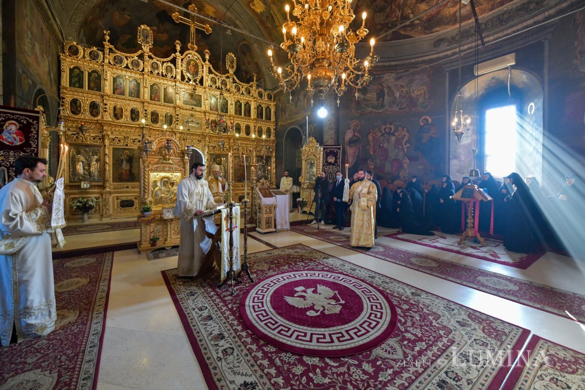 O nouă raclă pentru moaștele Sfântului Irodion de la Lainici, la Mănăstirea Pasărea 202728