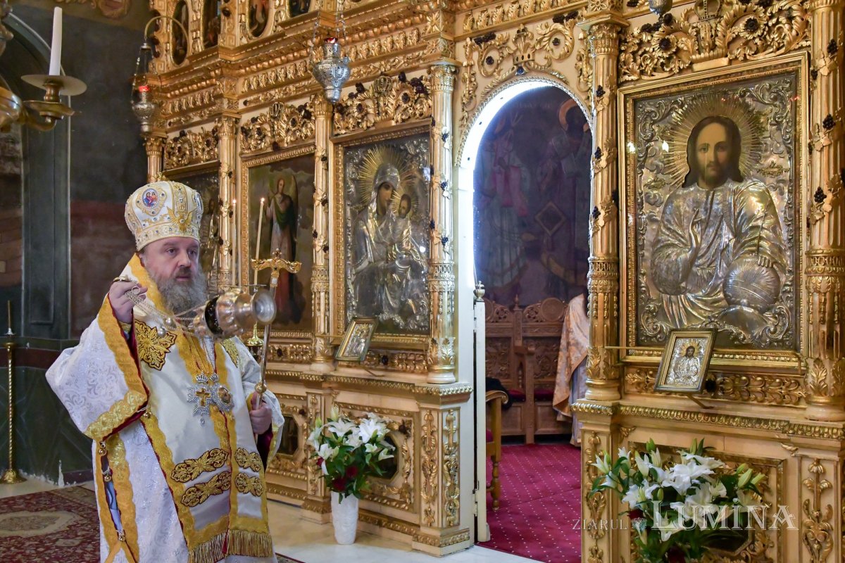 O nouă raclă pentru moaștele Sfântului Irodion de la Lainici, la Mănăstirea Pasărea 202732