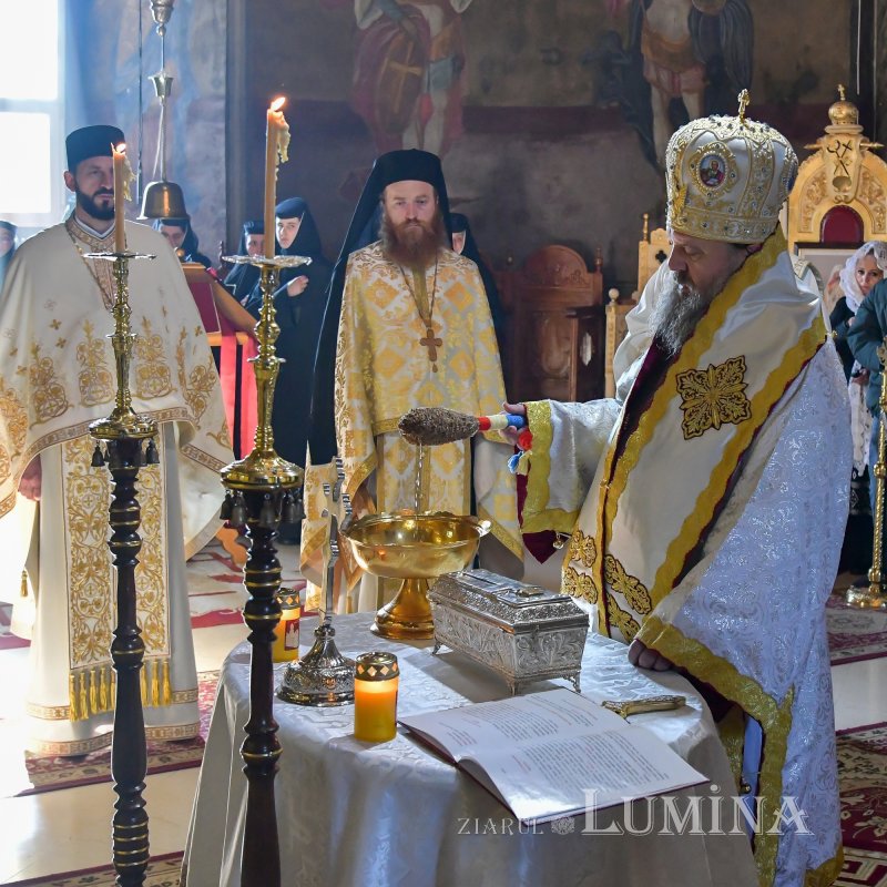 O nouă raclă pentru moaștele Sfântului Irodion de la Lainici, la Mănăstirea Pasărea 202744