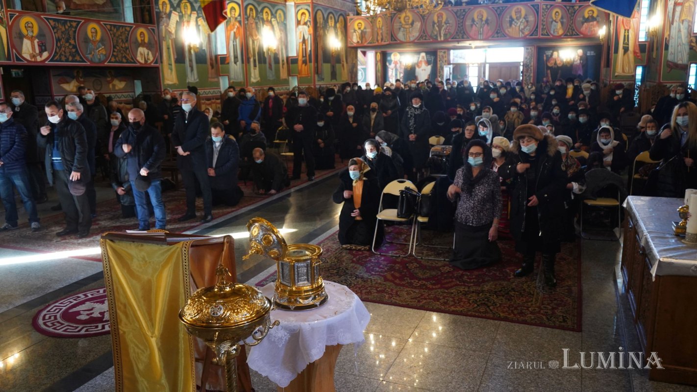 Liturghie arhierească la Biserica „Sfinţii Trei Ierarhi” din Braşov-Bartolomeu 202813