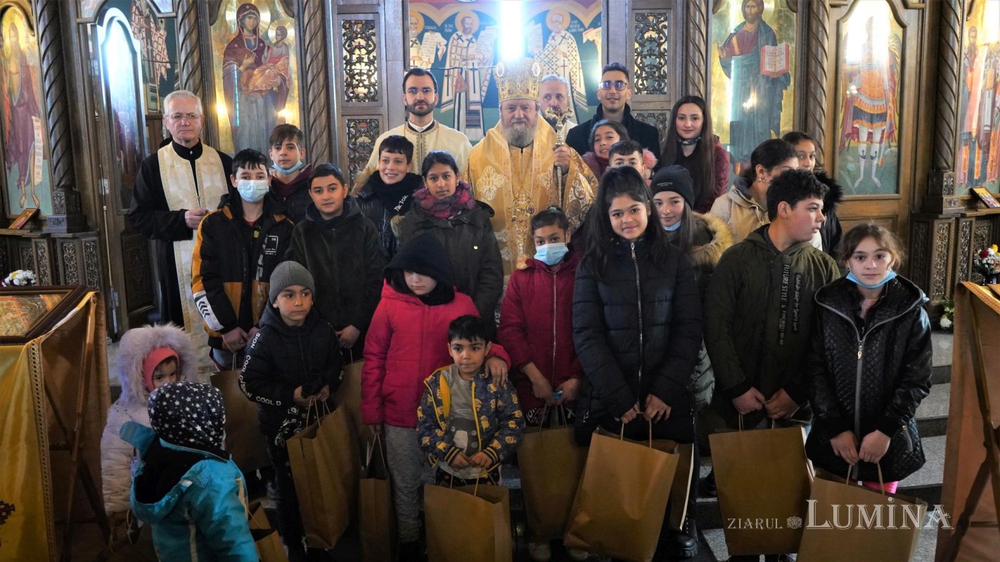 Ajutoare pentru copiii defavorizaţi din cartierul braşovean Bartolomeu 202921