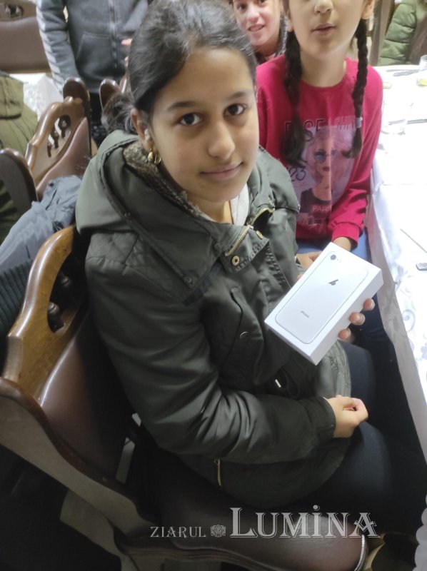 Ajutoare pentru copiii defavorizaţi din cartierul braşovean Bartolomeu 202928