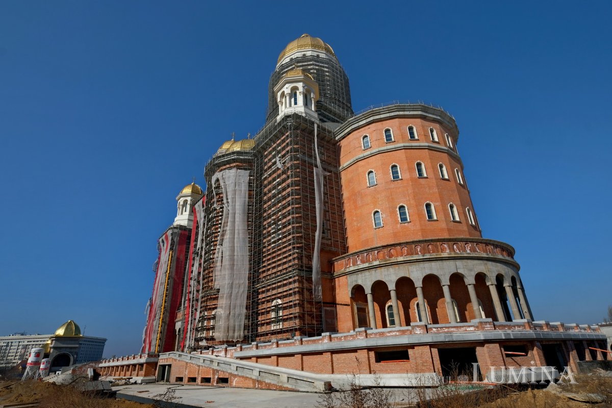 Au fost demontate schelele de pe turlele secundare ale Catedralei Naționale 203451
