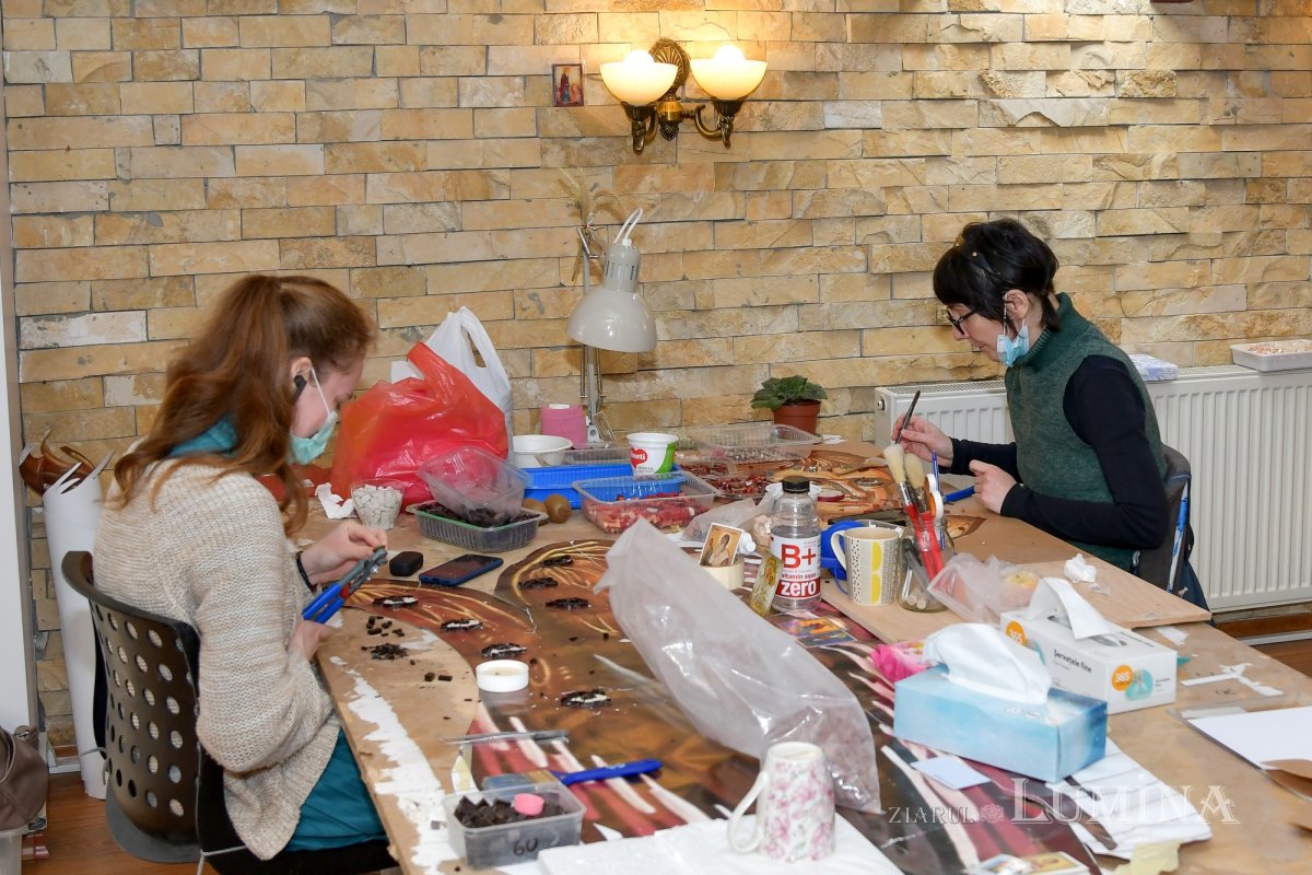 Au fost demontate schelele de pe turlele secundare ale Catedralei Naționale 203456