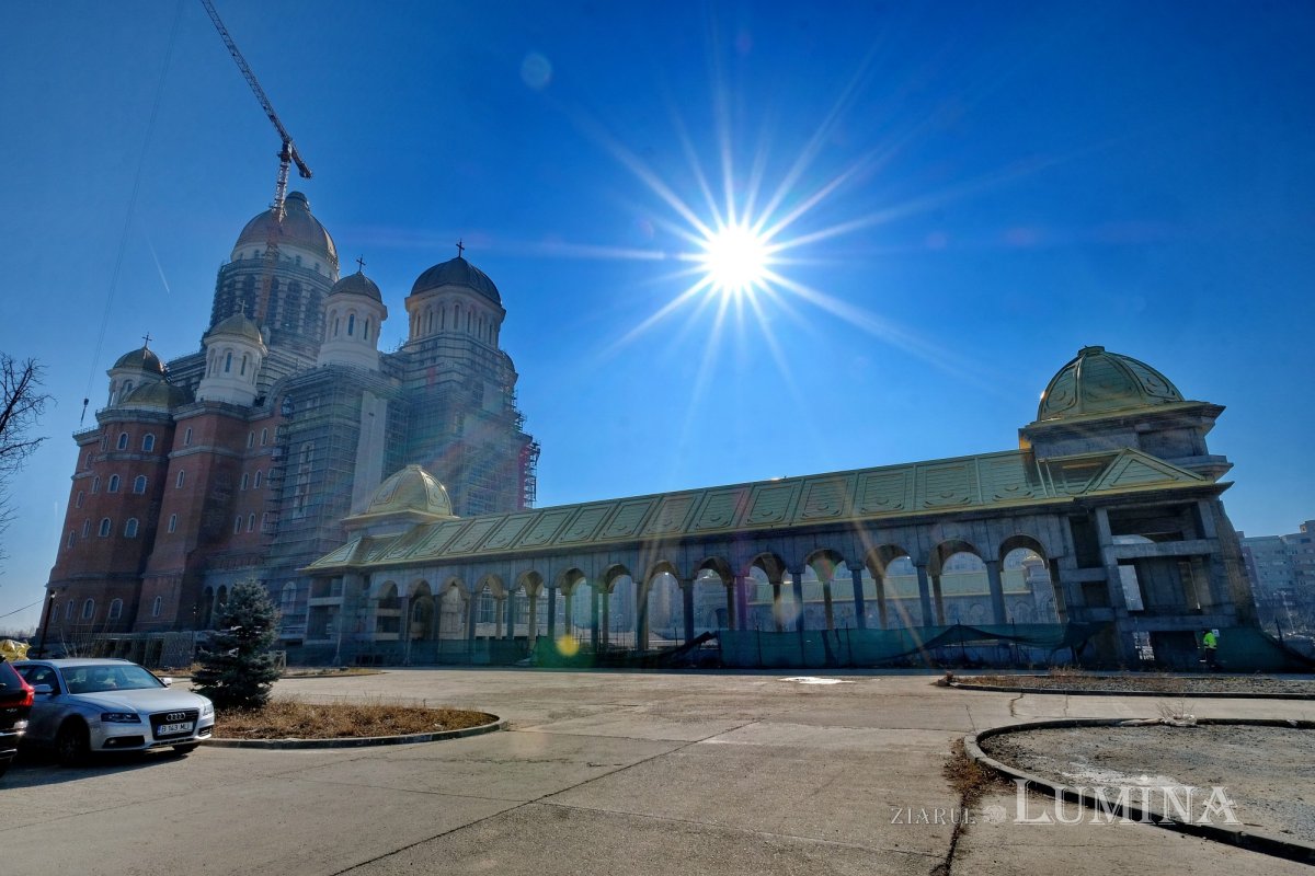 Au fost demontate schelele de pe turlele secundare ale Catedralei Naționale 203461