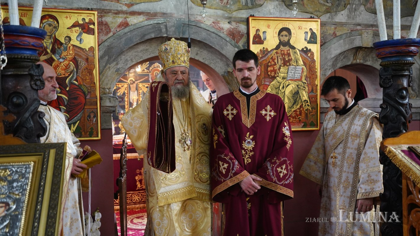 „Făcând o faptă bună, Îl cinstim direct pe Dumnezeu” 204686