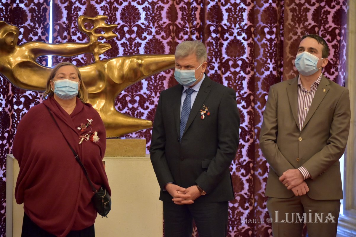 „Mărţişorul - Povestea unei tradiţii” la Parlamentul României   205009