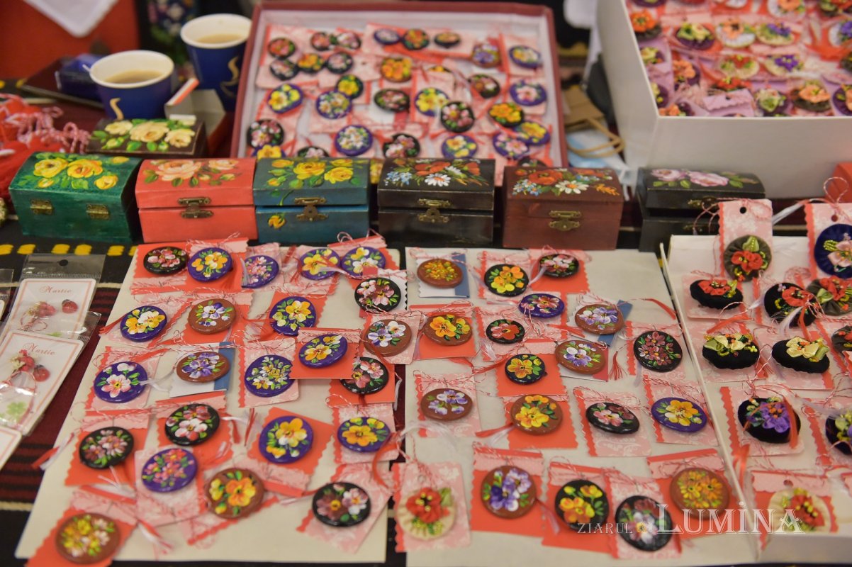 „Mărţişorul - Povestea unei tradiţii” la Parlamentul României   205014