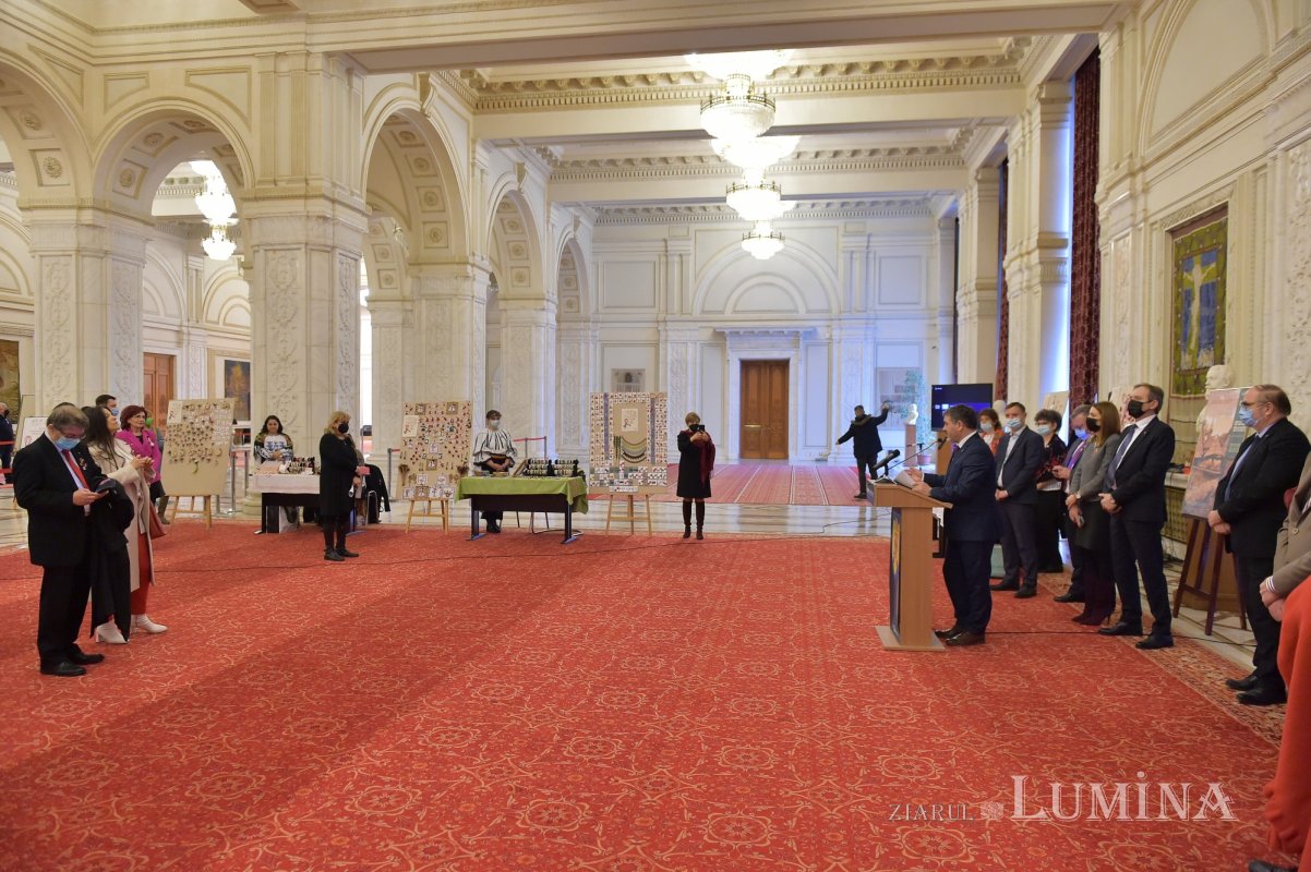 „Mărţişorul - Povestea unei tradiţii” la Parlamentul României   205016