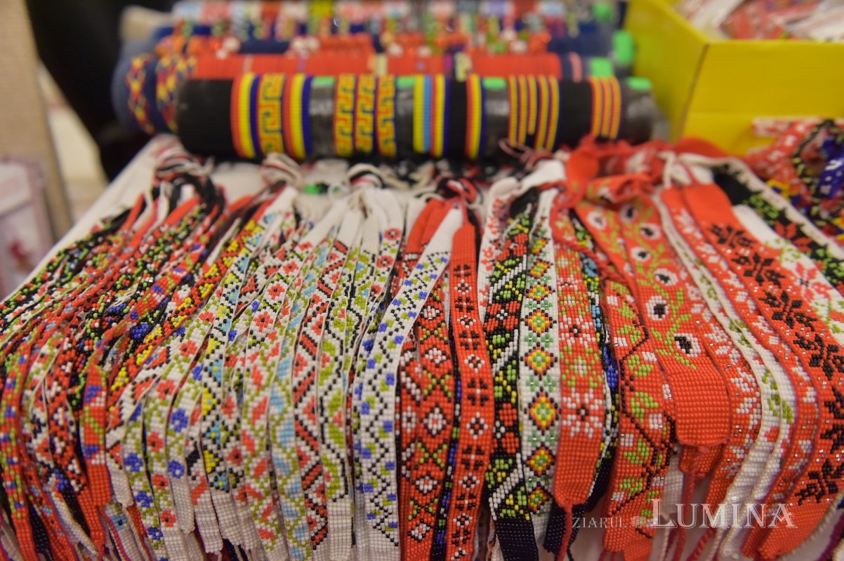 „Mărţişorul - Povestea unei tradiţii” la Parlamentul României   205018