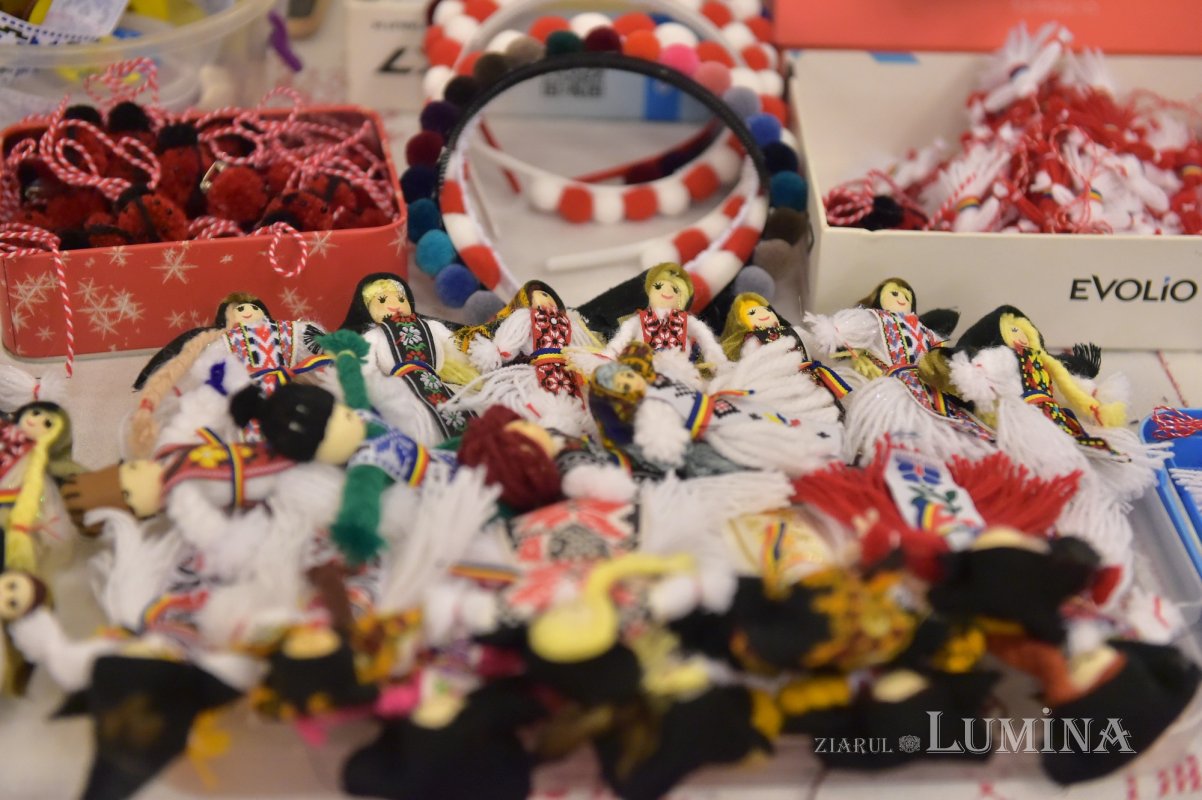 „Mărţişorul - Povestea unei tradiţii” la Parlamentul României   205019