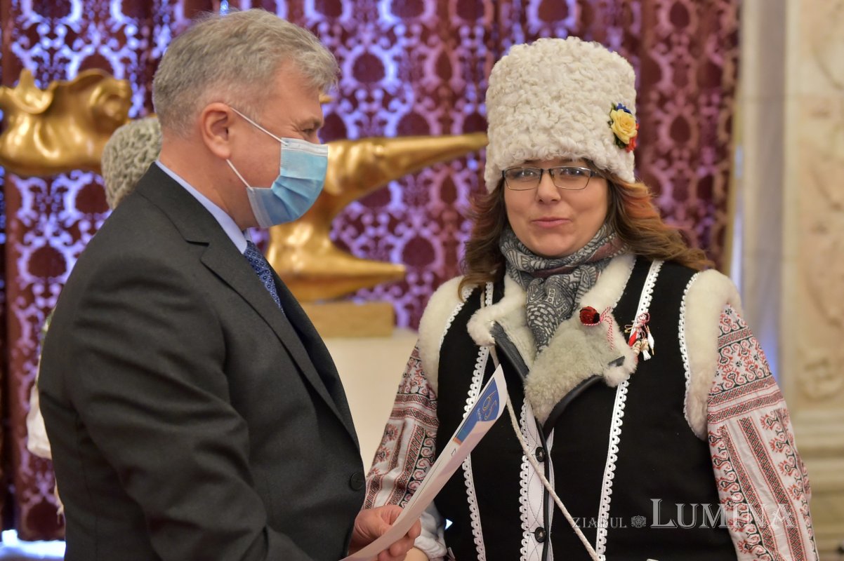 „Mărţişorul - Povestea unei tradiţii” la Parlamentul României   205023