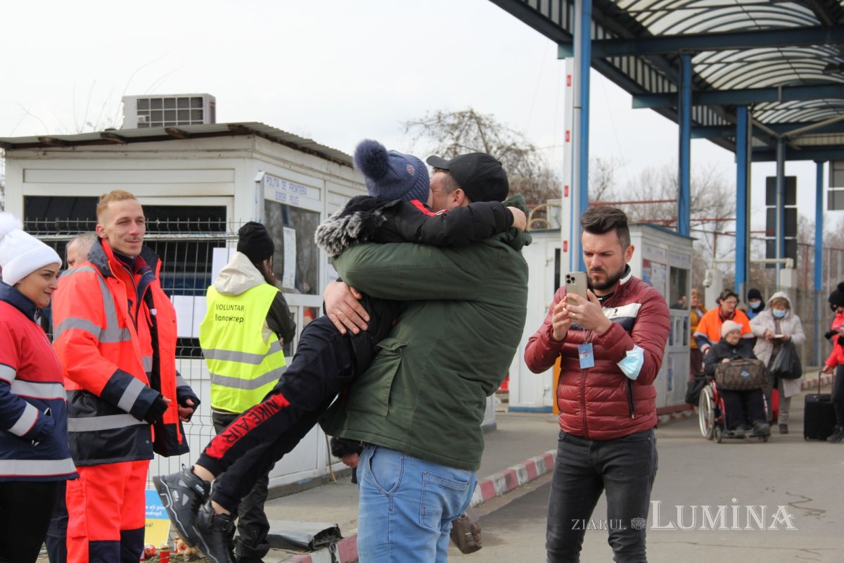 Zi şi noapte alături de refugiaţii care ajung la Sighetu Marmaţiei 205682