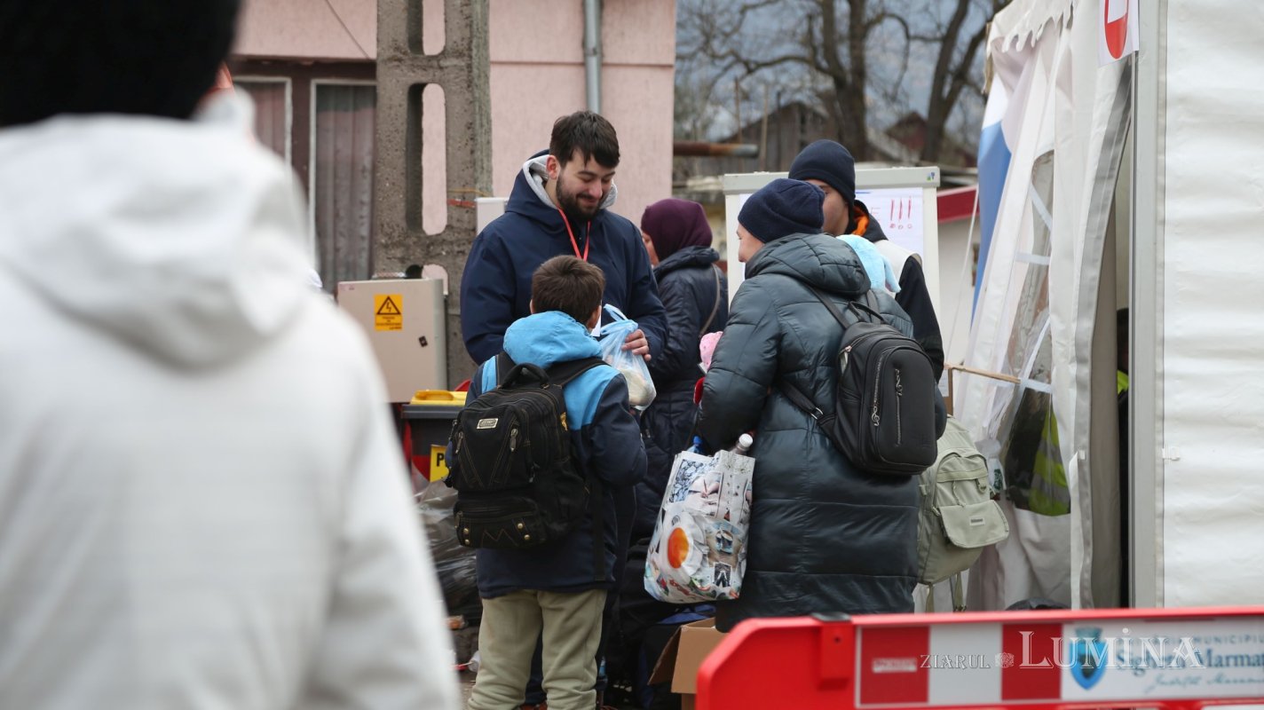 Zi şi noapte alături de refugiaţii care ajung la Sighetu Marmaţiei 205692