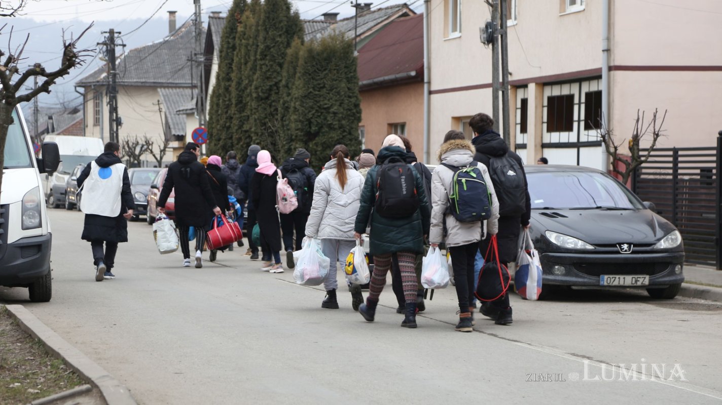 Zi şi noapte alături de refugiaţii care ajung la Sighetu Marmaţiei 205705