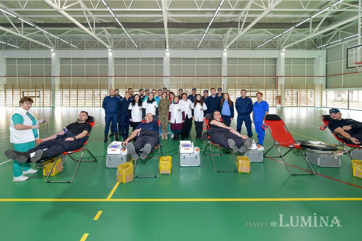 Jandarmii bucureșteni, implicați în campania „Donează sânge, salvează o viață!” 206578