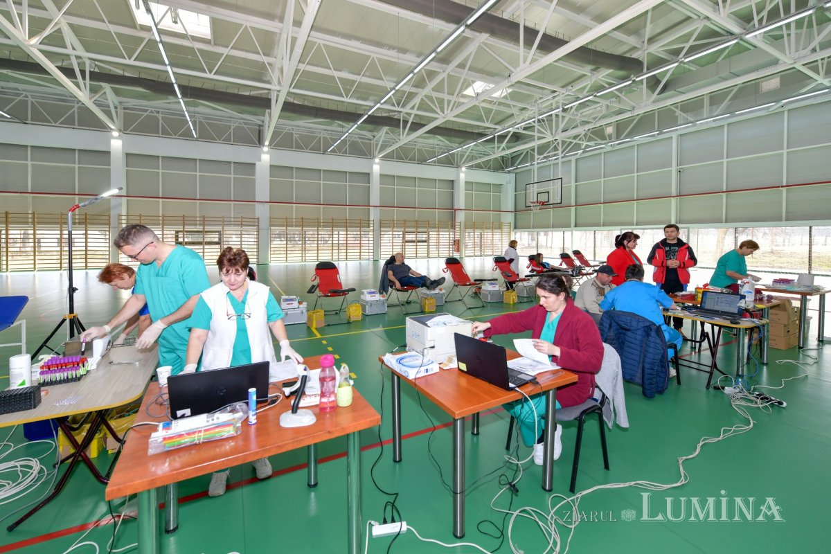 Jandarmii bucureșteni, implicați în campania „Donează sânge, salvează o viață!” 206581