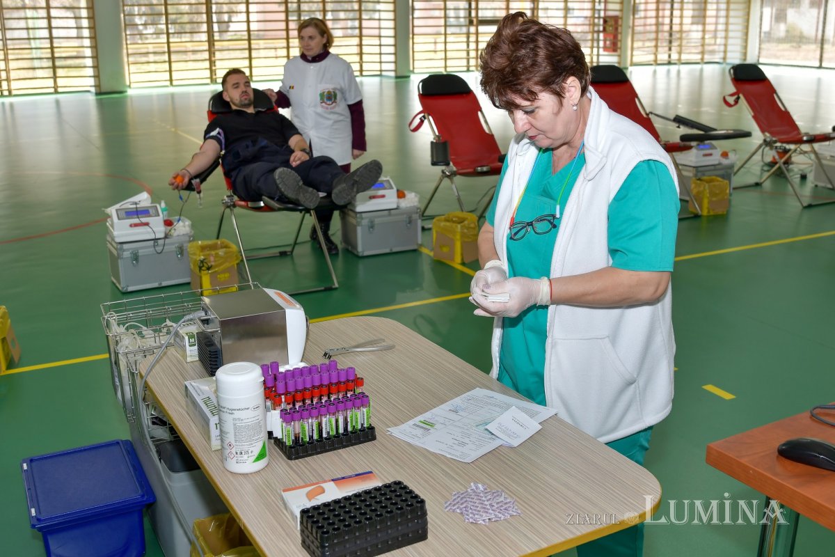 Jandarmii bucureșteni, implicați în campania „Donează sânge, salvează o viață!” 206587