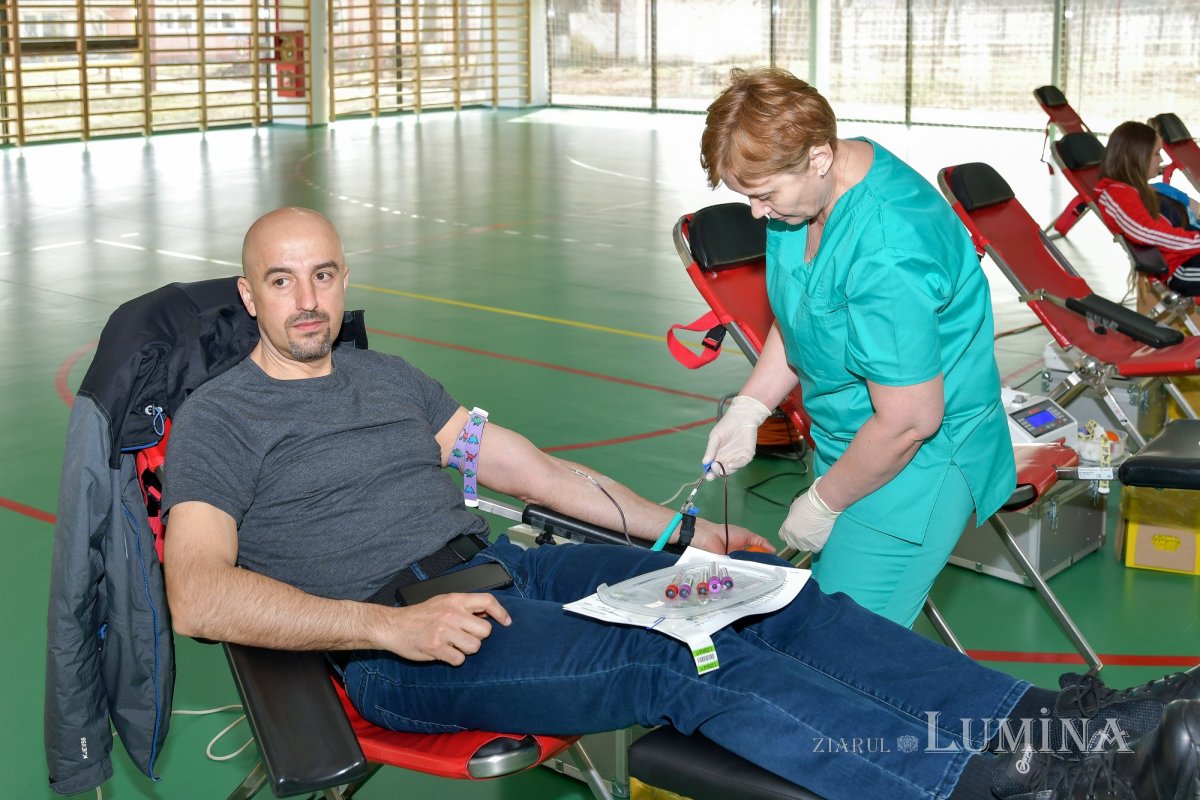 Jandarmii bucureșteni, implicați în campania „Donează sânge, salvează o viață!” 206592