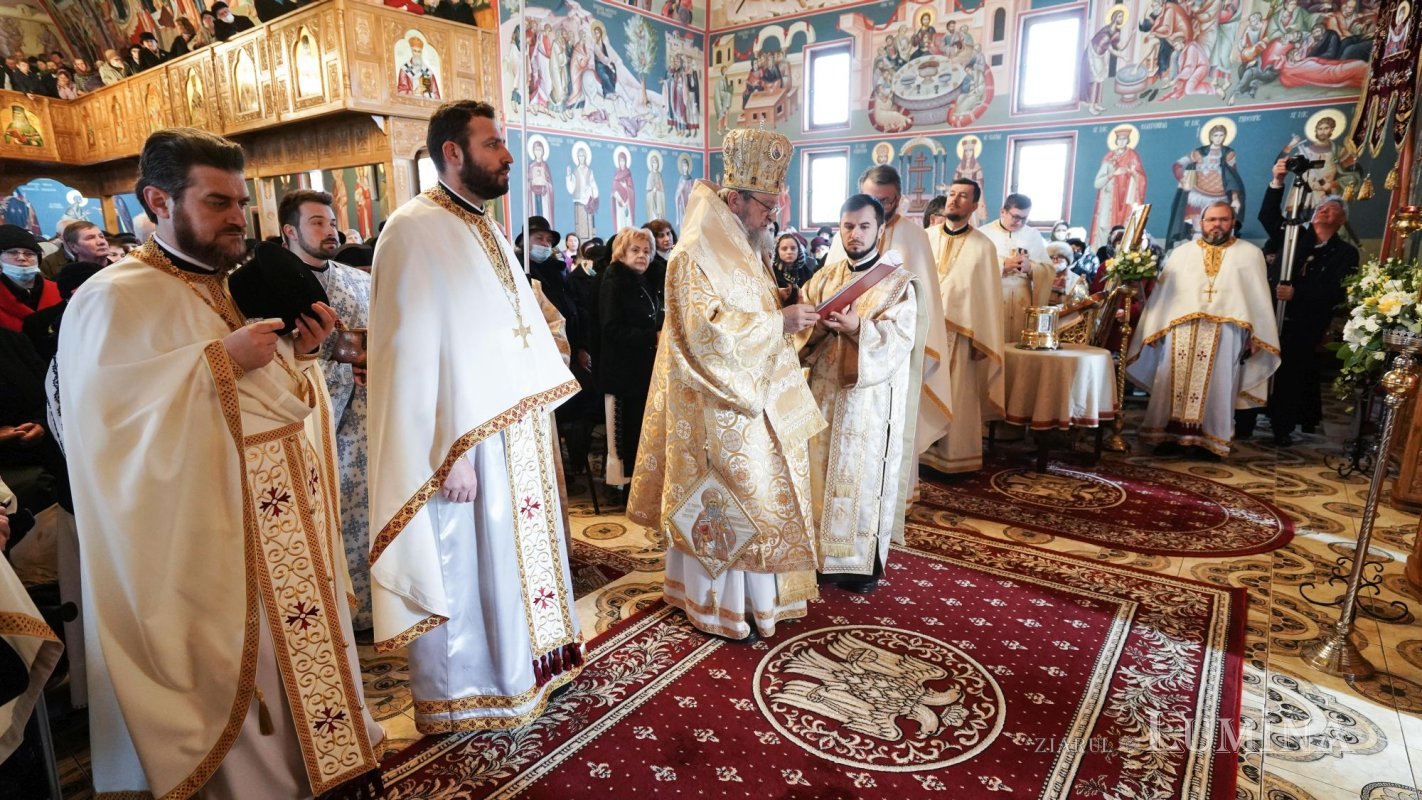 Pictura Bisericii „Sfântul Pantelimon” din Sibiu a fost sfinţită 207038