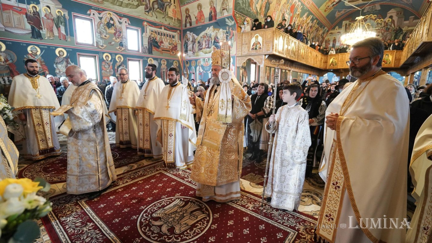 Pictura Bisericii „Sfântul Pantelimon” din Sibiu a fost sfinţită 207040