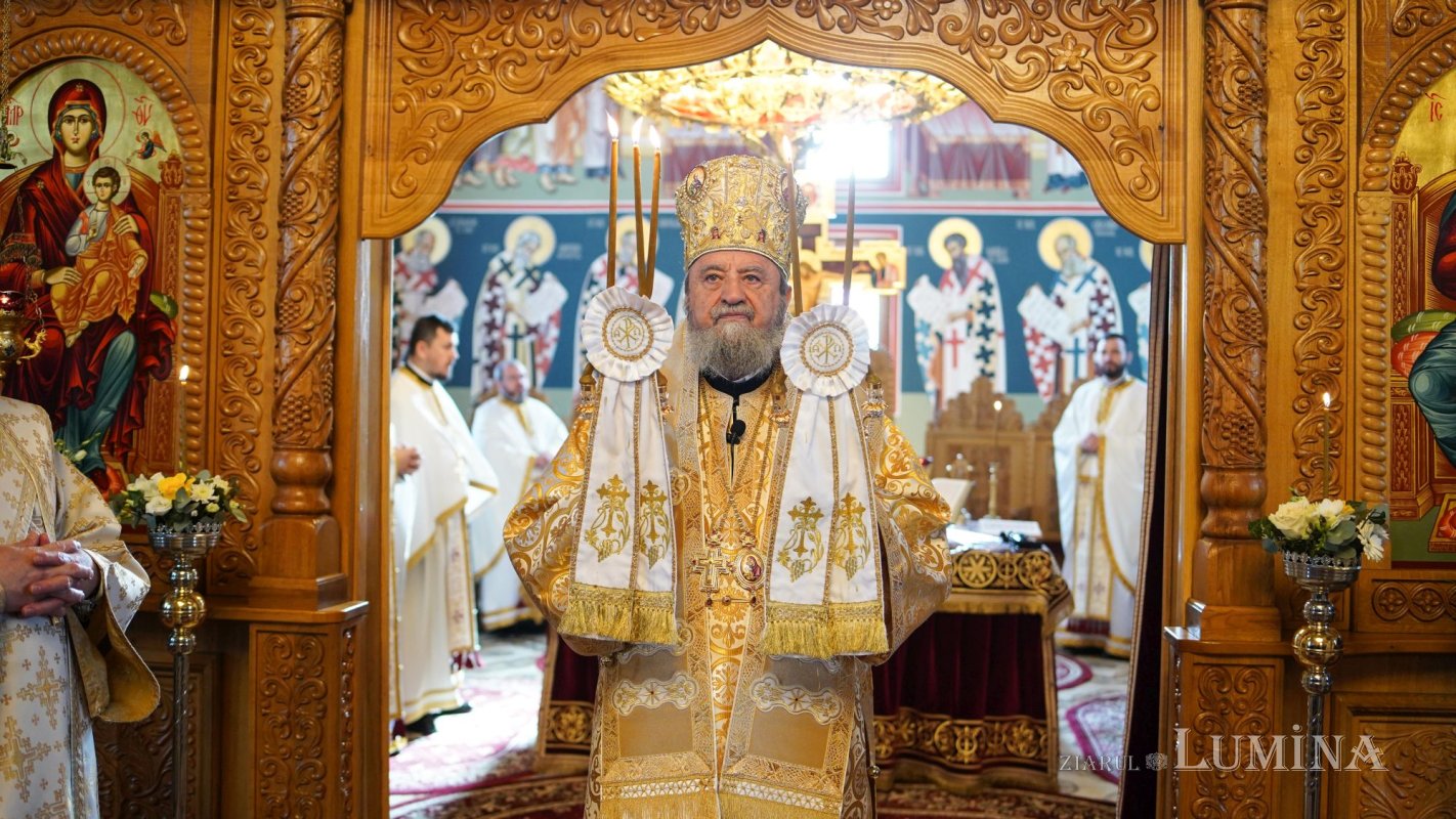 Pictura Bisericii „Sfântul Pantelimon” din Sibiu a fost sfinţită 207042