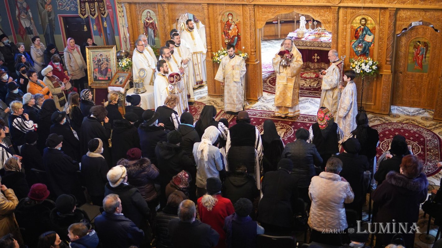 Pictura Bisericii „Sfântul Pantelimon” din Sibiu a fost sfinţită 207046