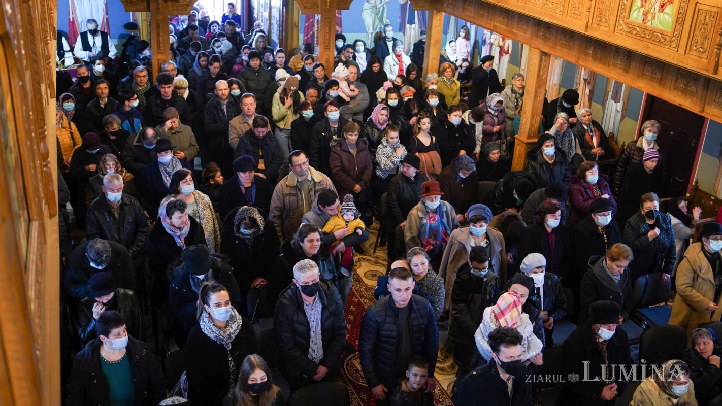 Pictura Bisericii „Sfântul Pantelimon” din Sibiu a fost sfinţită 207047