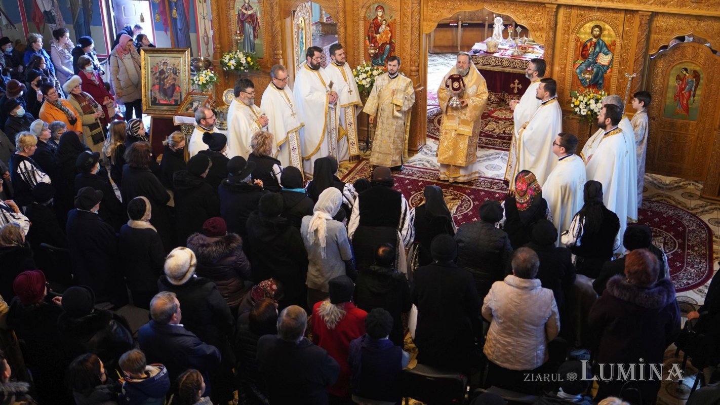 Pictura Bisericii „Sfântul Pantelimon” din Sibiu a fost sfinţită 207048