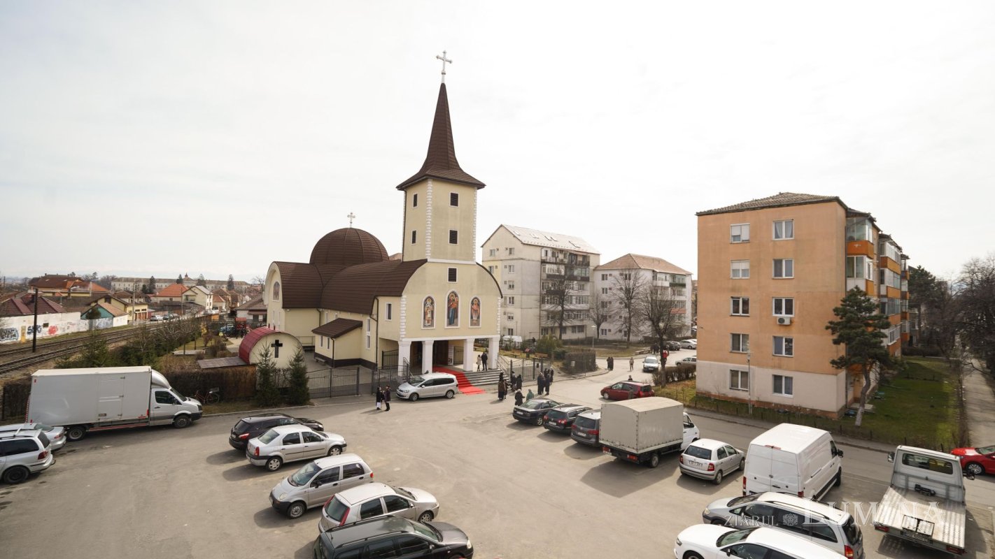 Pictura Bisericii „Sfântul Pantelimon” din Sibiu a fost sfinţită 207054