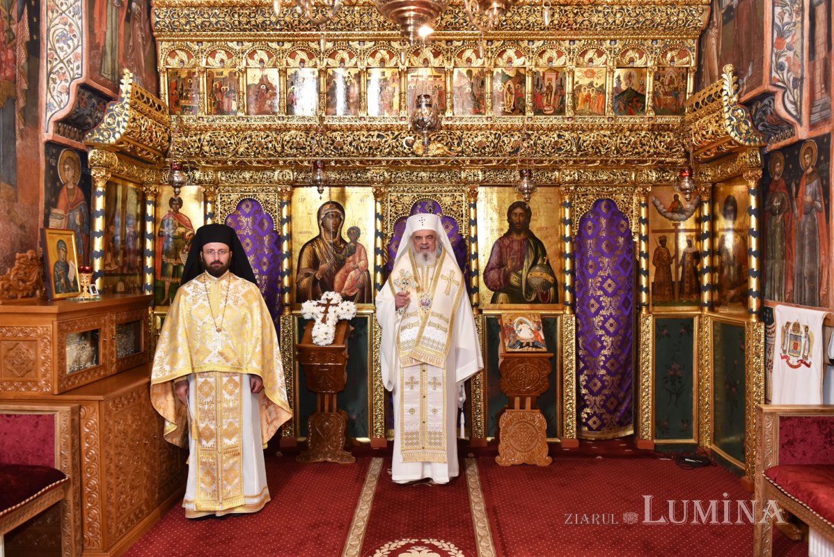 „Asumarea crucii înseamnă smerenia de a transforma suferința în speranță” 207915