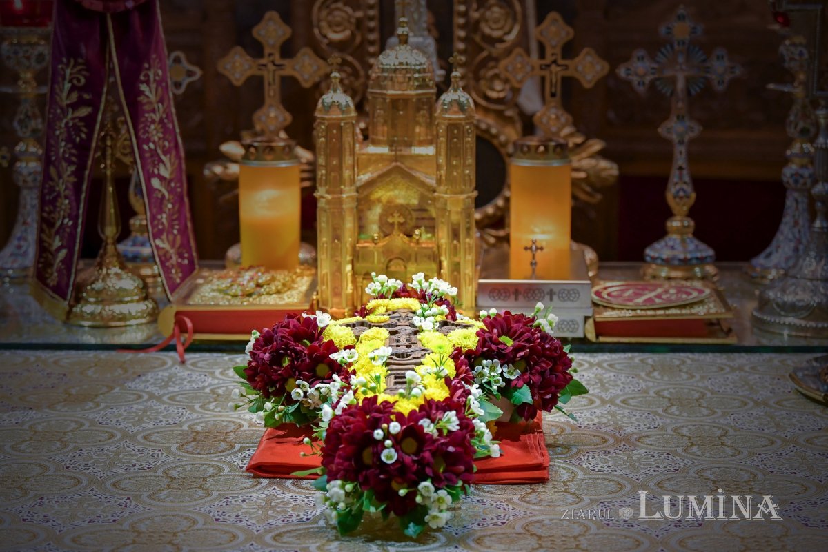 Cinstirea Sfintei Cruci la Catedrala „Sfântul Spiridon”-Nou din Capitală 207920