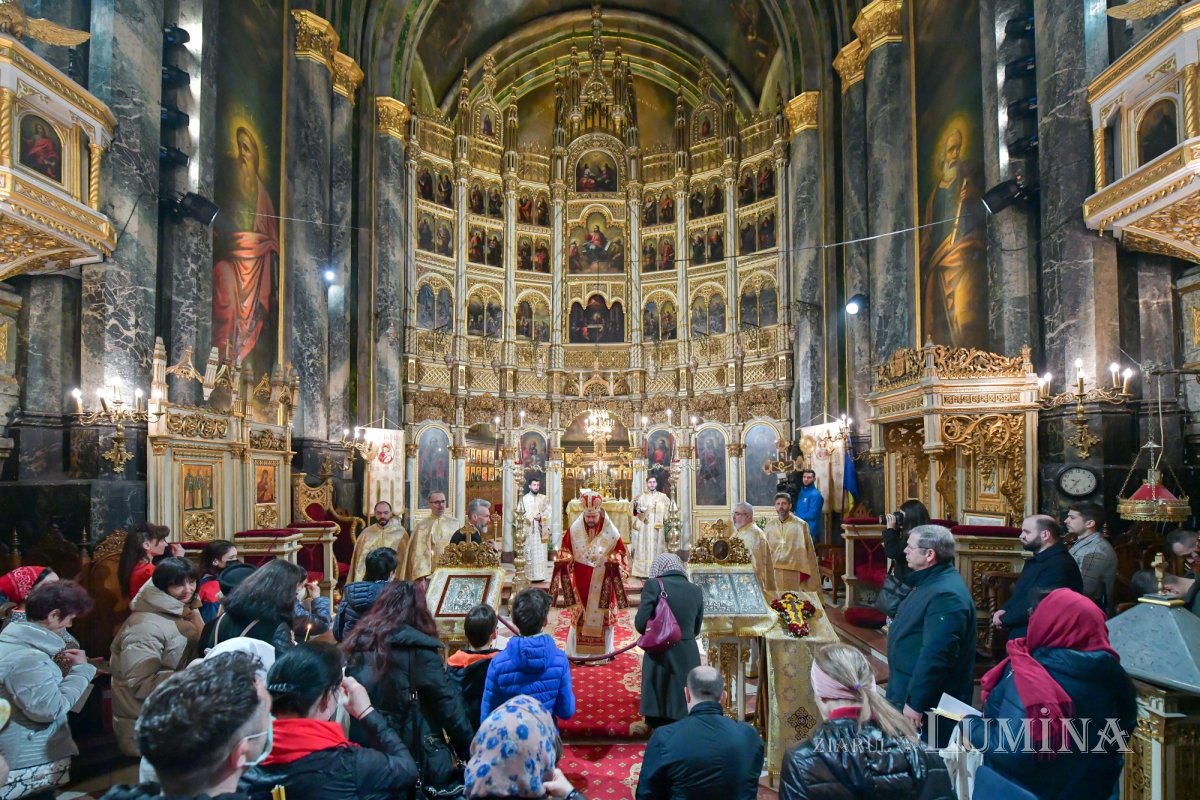 Cinstirea Sfintei Cruci la Catedrala „Sfântul Spiridon”-Nou din Capitală 207934