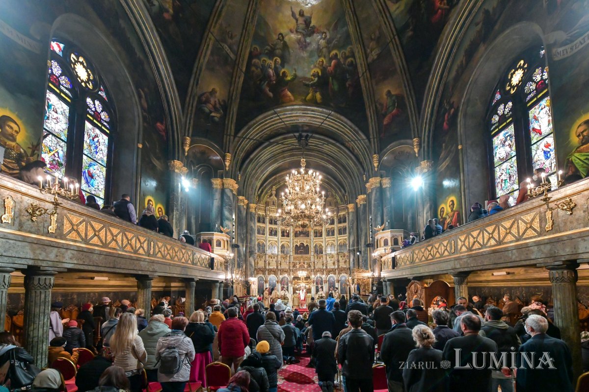 Cinstirea Sfintei Cruci la Catedrala „Sfântul Spiridon”-Nou din Capitală 207942