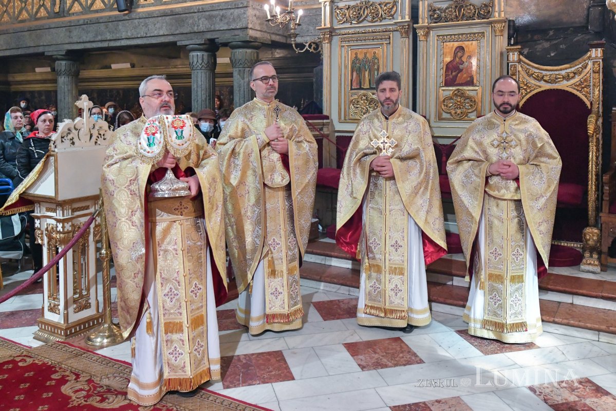 Cinstirea Sfintei Cruci la Catedrala „Sfântul Spiridon”-Nou din Capitală 207944