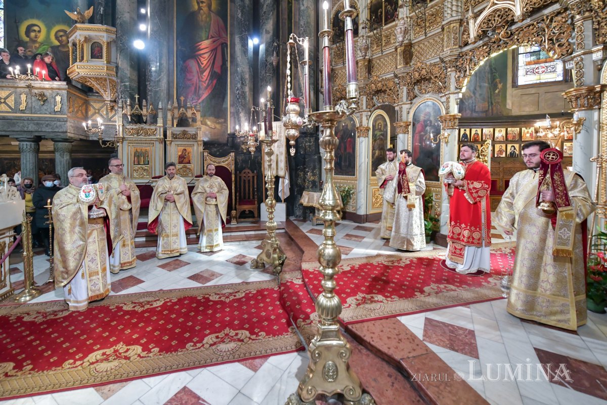 Cinstirea Sfintei Cruci la Catedrala „Sfântul Spiridon”-Nou din Capitală 207951
