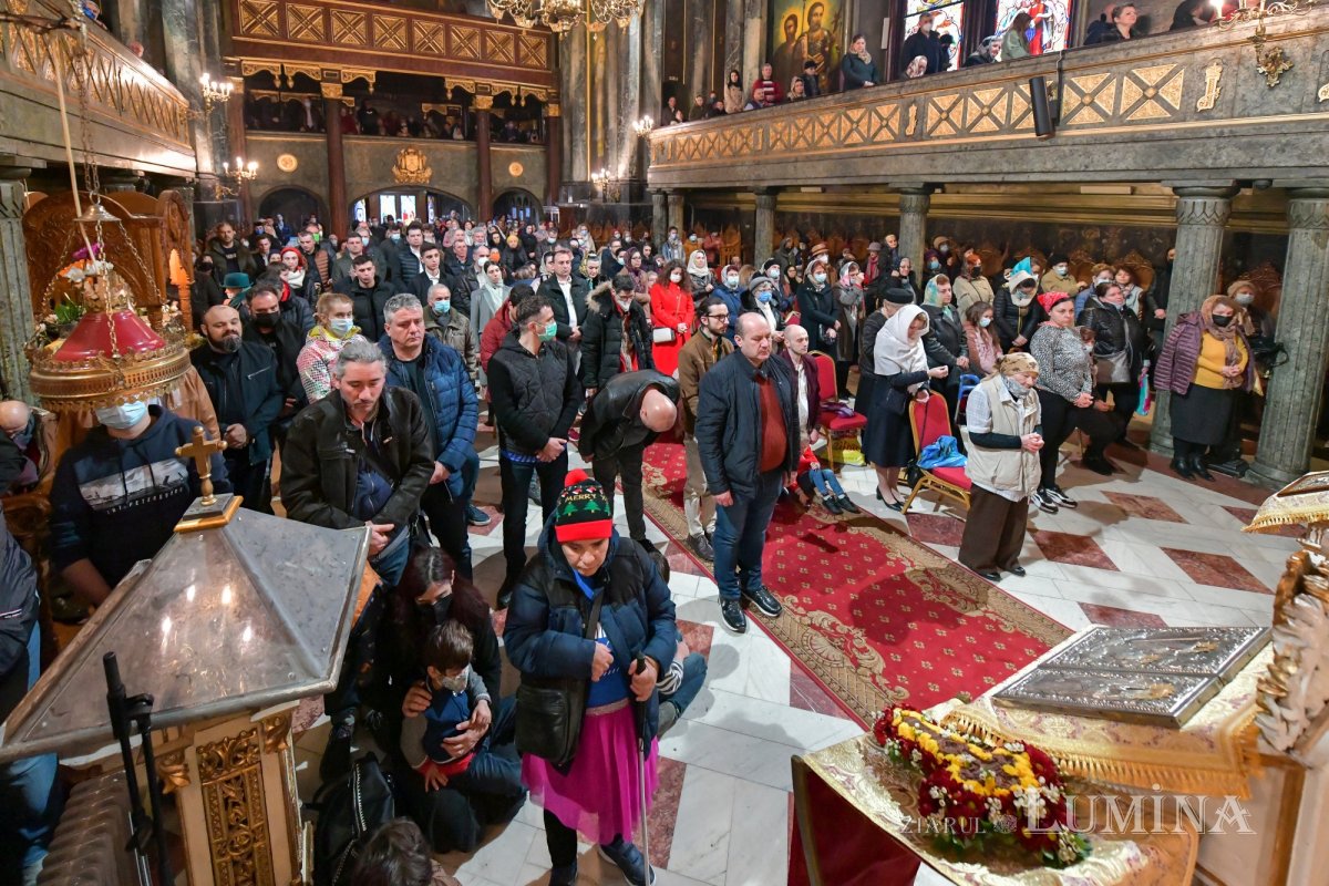 Cinstirea Sfintei Cruci la Catedrala „Sfântul Spiridon”-Nou din Capitală 207953