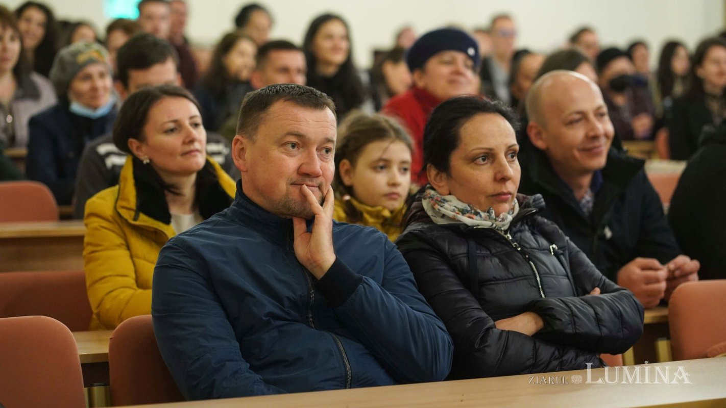 Conferință dedicată tinerilor la Sibiu 208128