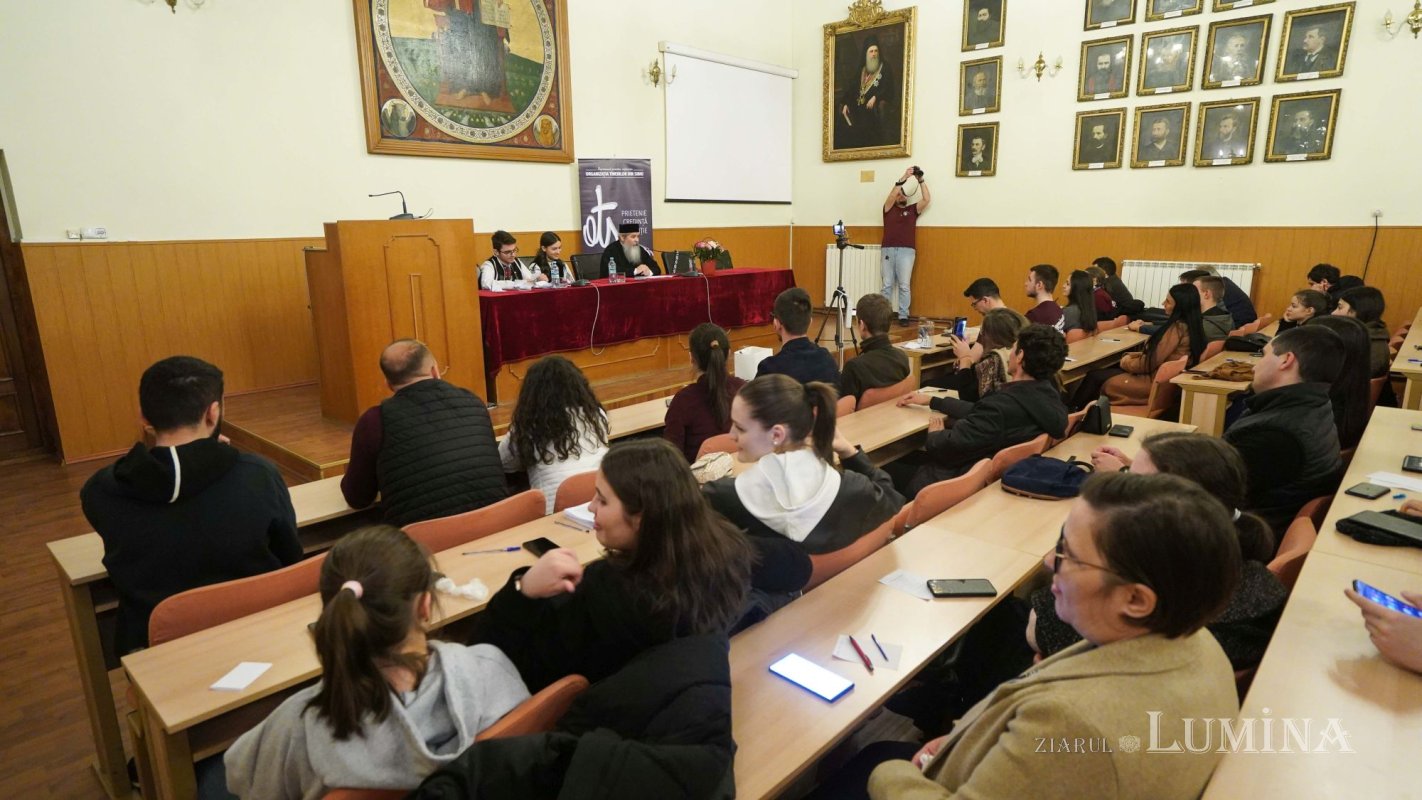 Conferință dedicată tinerilor la Sibiu 208132