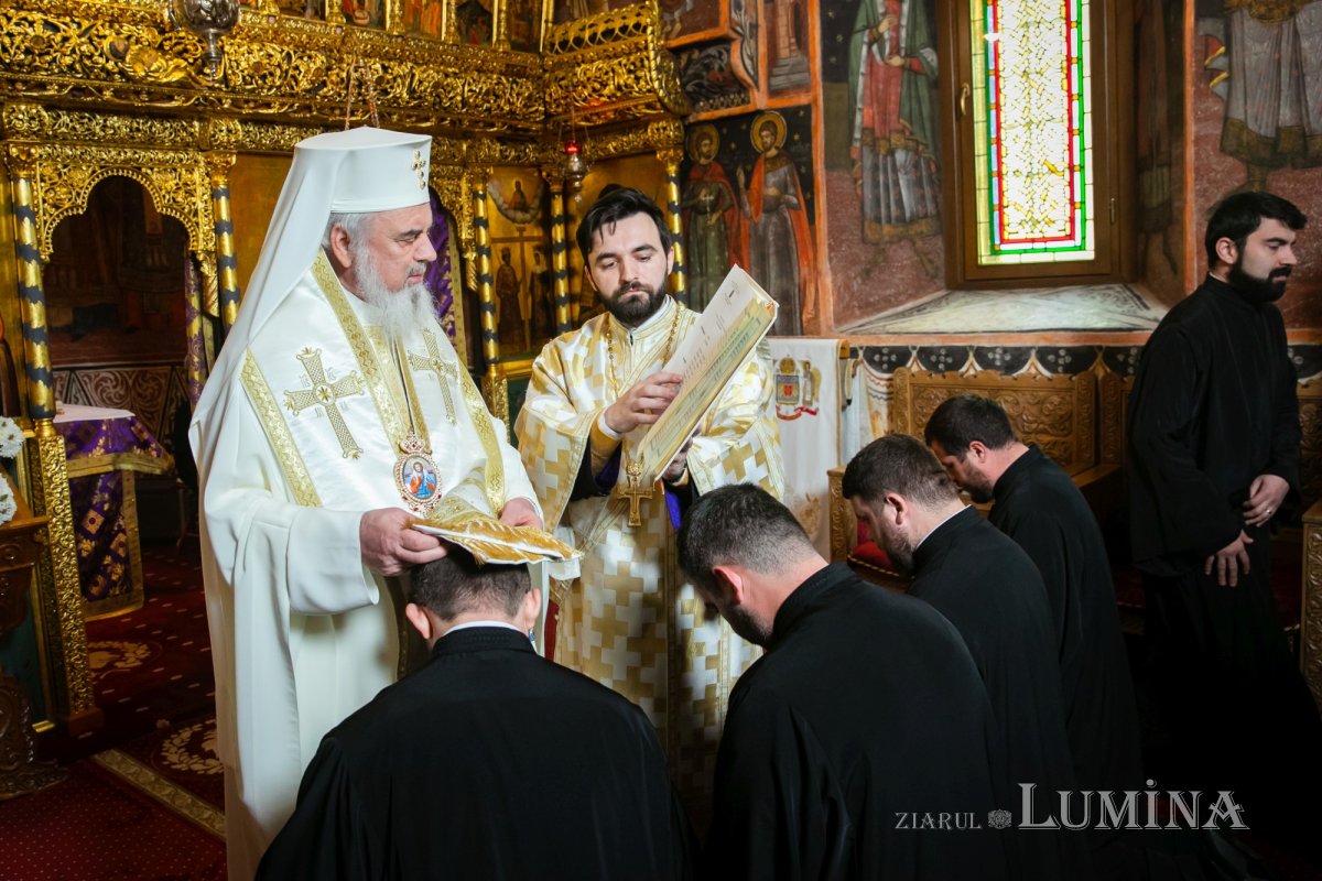 Hirotesii întru duhovnic la paraclisul istoric al Reședinței Patriarhale 208372