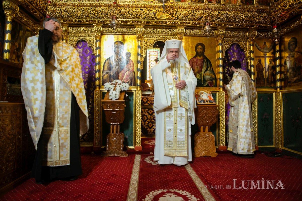 Hirotesii întru duhovnic la paraclisul istoric al Reședinței Patriarhale 208373