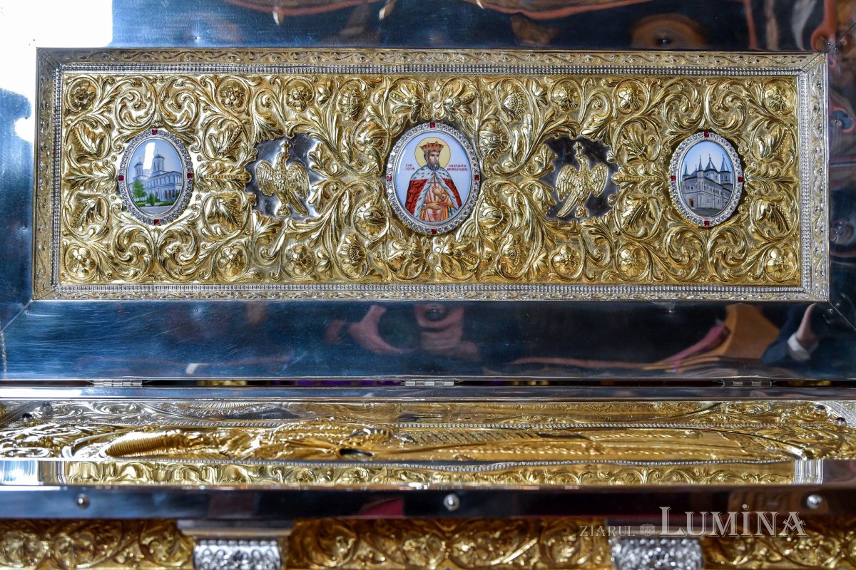 Raclă nouă pentru Mănăstirea Nechit sfinţită de Patriarhul României 208434