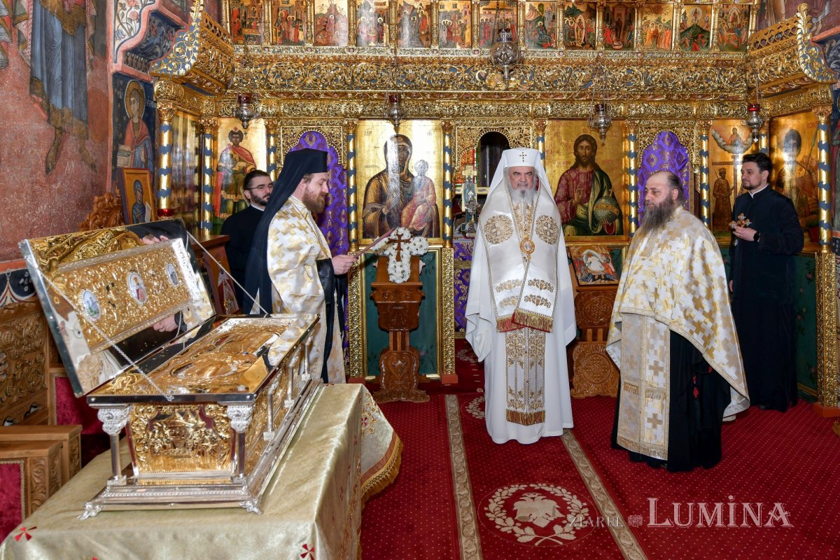 Raclă nouă pentru Mănăstirea Nechit sfinţită de Patriarhul României 208458