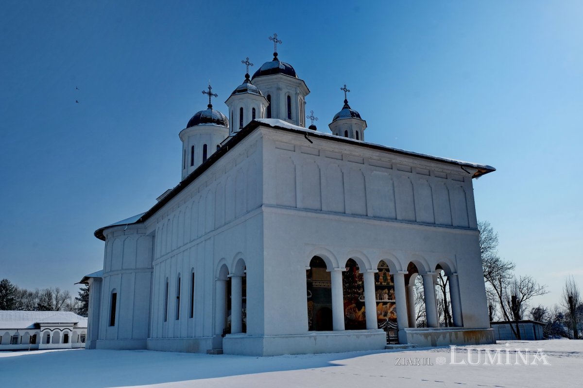 Fotografii artistice ale Publicațiilor Lumina 208501