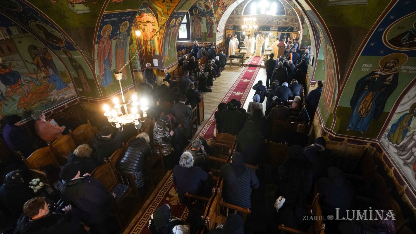 „Dumnezeu ne va apăra dacă nu ne îndoim în credinţa noastră” 208654